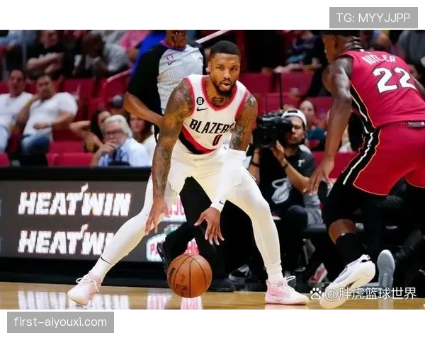 CJ麦科勒姆突破高效得分拉开与利拉德无球表现差距