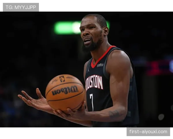 杜兰特无球跑动占比提升，高效输出改变进攻结构