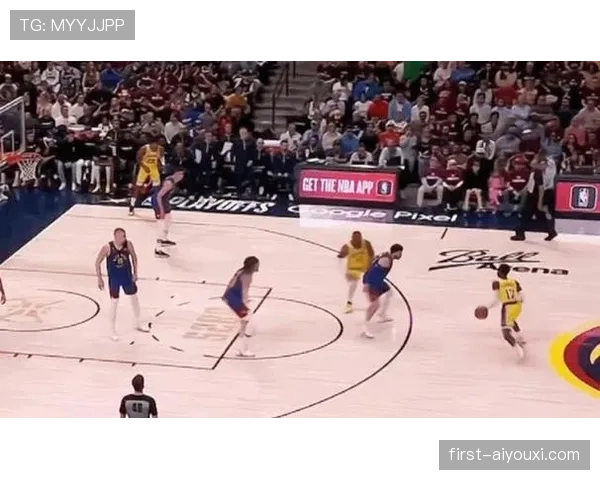 怀特利用挡拆突破对比季前提升明显 拉开球队关键时刻攻防差距